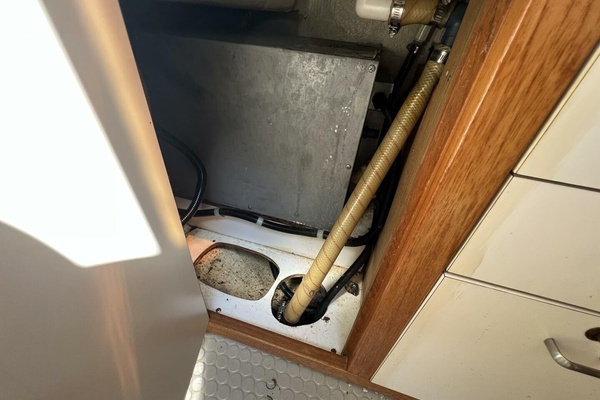 HAUNTED by WATER 32ft Catalina Yacht For Sale