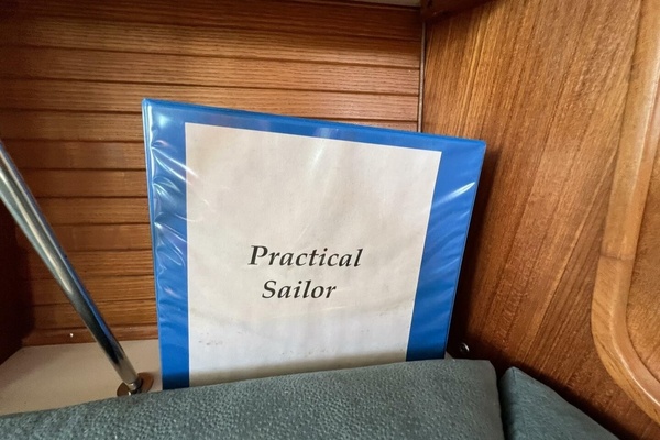 HAUNTED by WATER 32ft Catalina Yacht For Sale
