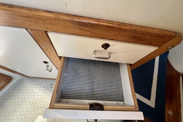 HAUNTED by WATER 32ft Catalina Yacht For Sale