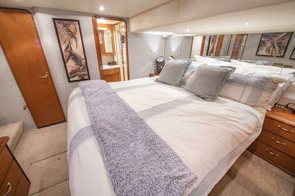 2003 Ocean Yachts 62