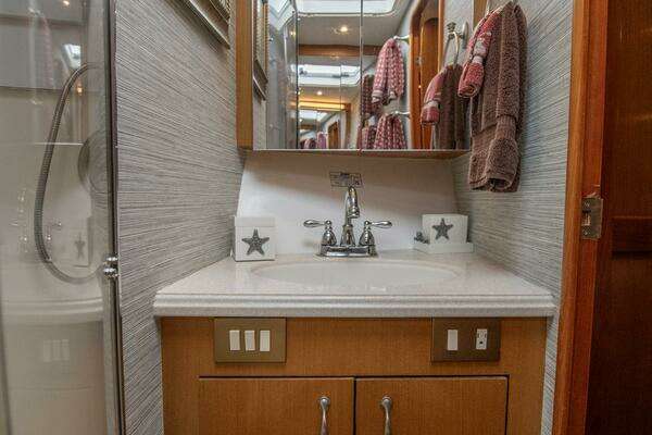 2003 Ocean Yachts 62