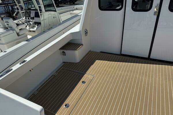 RESOLUTE  35ft Cape Power Cats Yacht For Sale