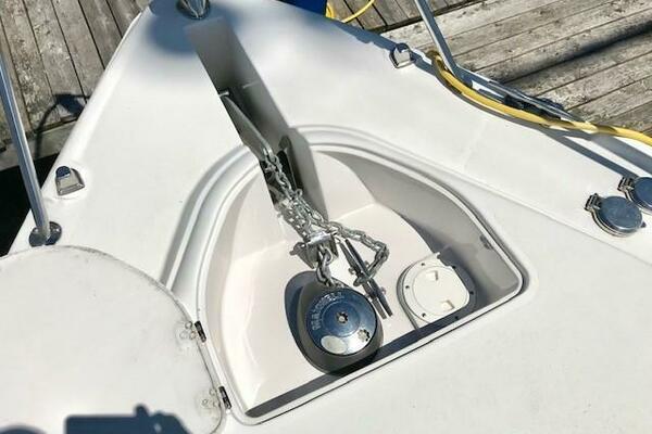 37ft Four Winns Yacht For Sale