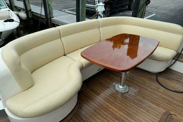 2010 Tiara Yachts 58