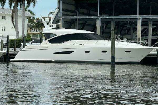 2010 Tiara Yachts 58
