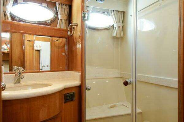 2005 Ocean Alexander 58