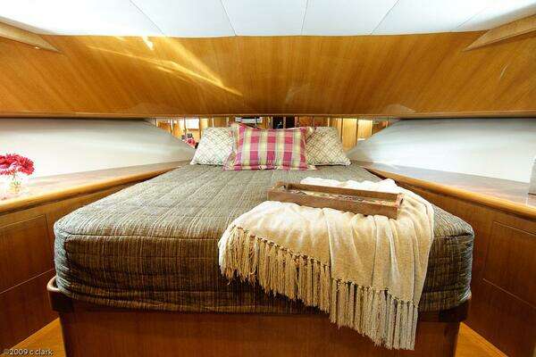 2005 Ocean Alexander 58