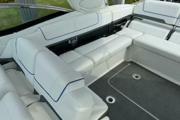 31ft Formula Yacht For Sale