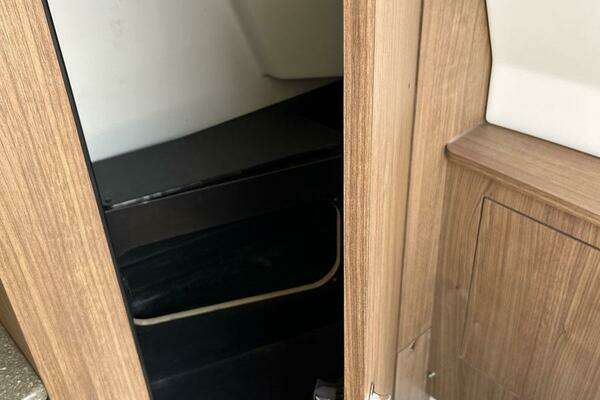 Boston Whaler 350 Outrage Yacht For Sale