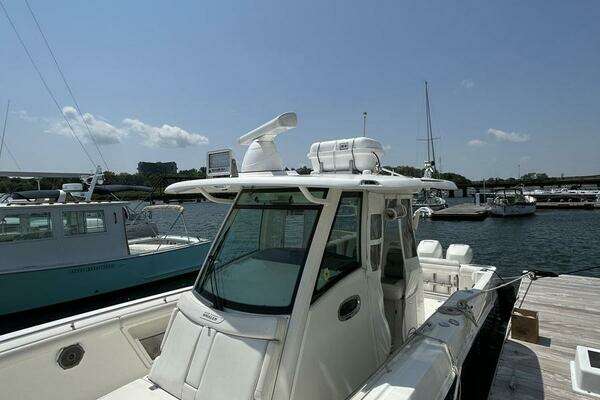 Boston Whaler 350 Outrage Yacht For Sale