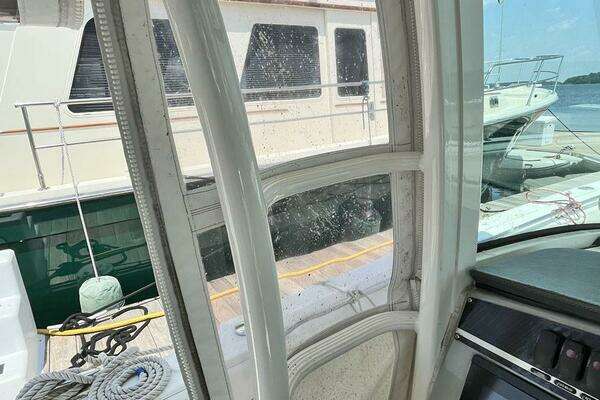 Boston Whaler 350 Outrage Yacht For Sale