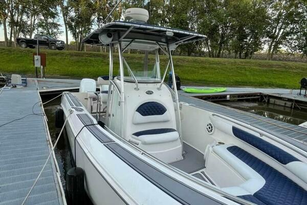 27ft Boston Whaler Yacht For Sale
