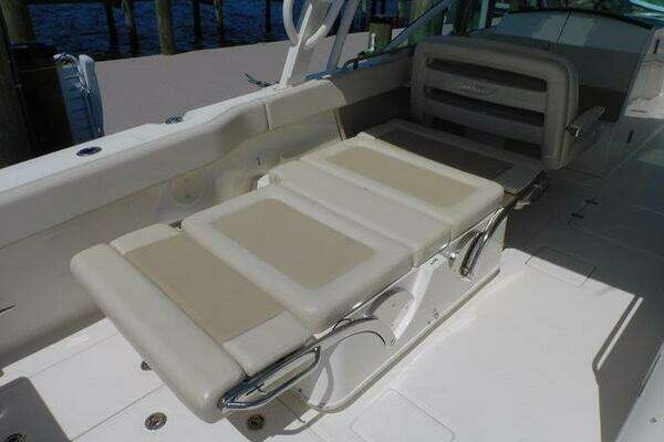 Boston Whaler  Yacht For Sale