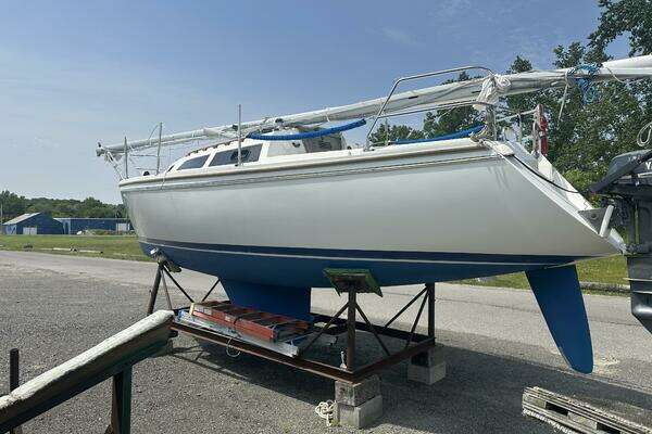 Photo of the 1990 Catalina Capri 26 Wing Keel "Nice n' Easy"