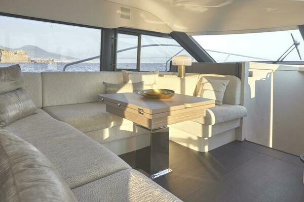 2025 49 Prestige F4 Flybridge - Dinette Sistership