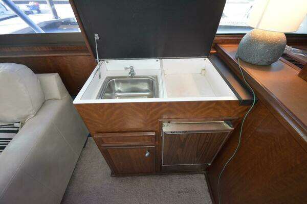 Lady B 46ft Hatteras Yacht For Sale