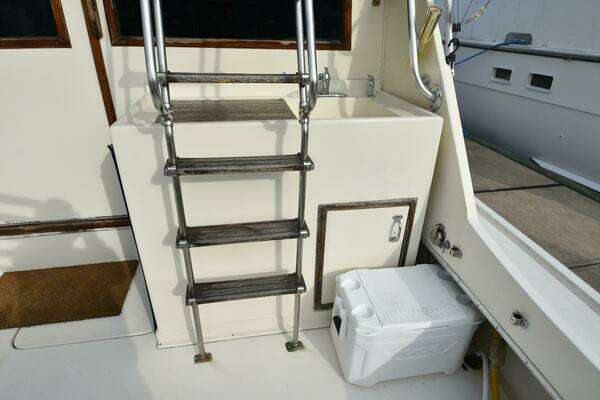 Lady B 46ft Hatteras Yacht For Sale