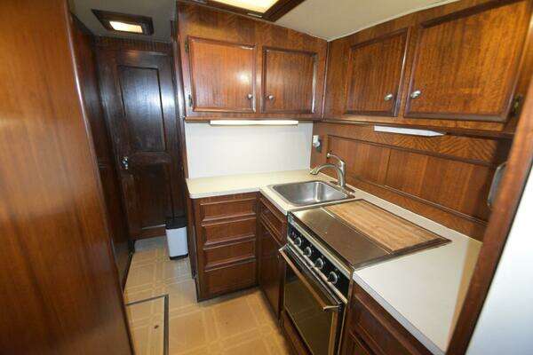 Lady B 46ft Hatteras Yacht For Sale