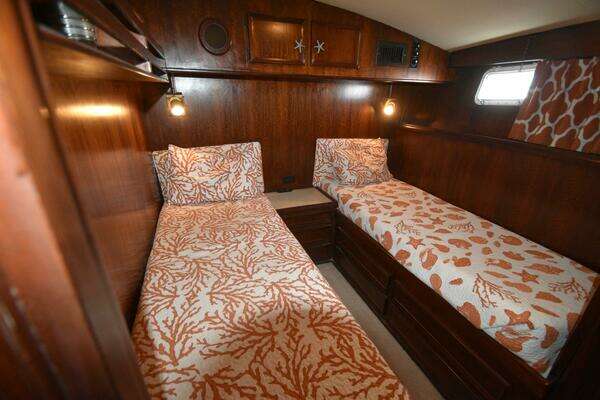 Lady B 46ft Hatteras Yacht For Sale