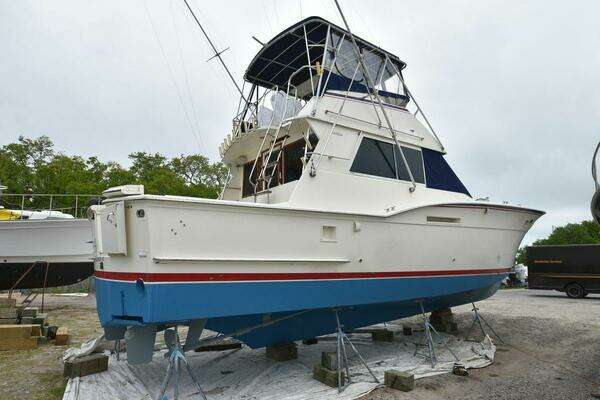 Lady B 46ft Hatteras Yacht For Sale