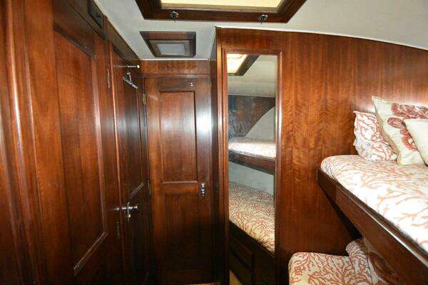 Lady B 46ft Hatteras Yacht For Sale