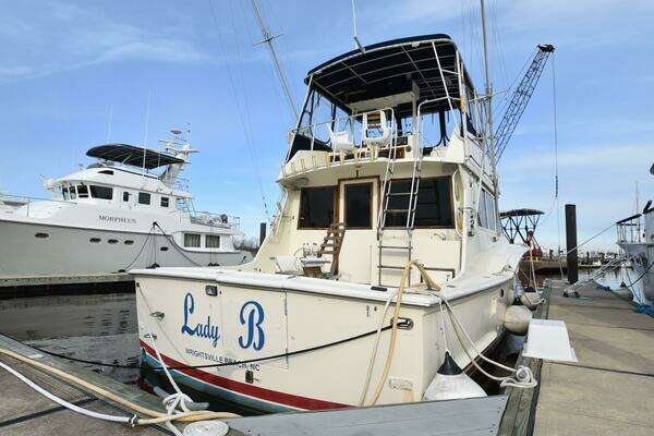 Lady B 46ft Hatteras Yacht For Sale