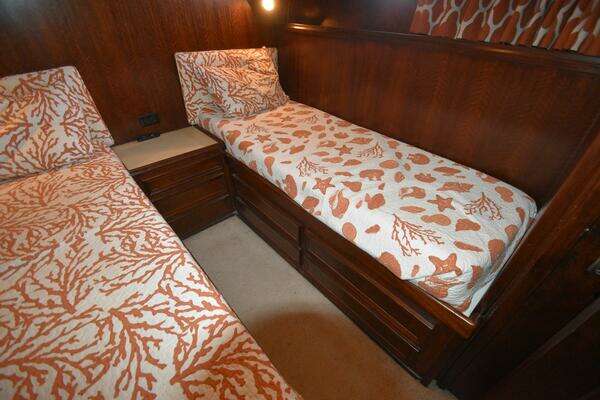 Lady B 46ft Hatteras Yacht For Sale