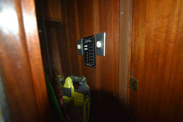Lady B 46ft Hatteras Yacht For Sale