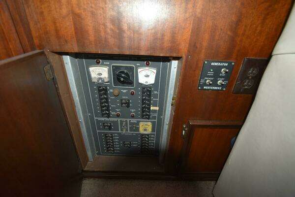 Lady B 46ft Hatteras Yacht For Sale
