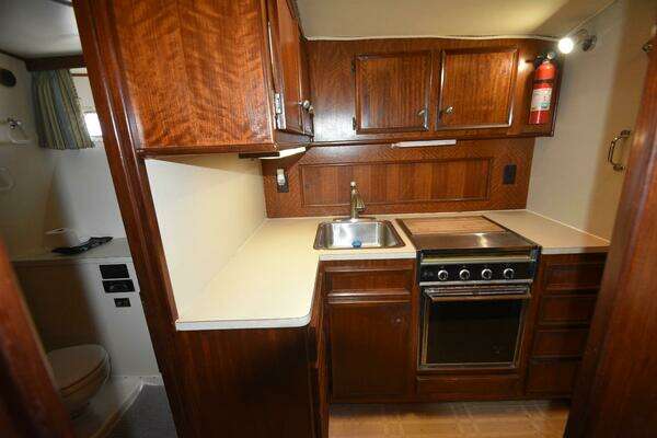 Lady B 46ft Hatteras Yacht For Sale