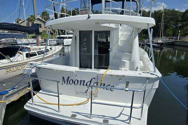Photo of the 2001 Mainship 390 "Moon Dance"