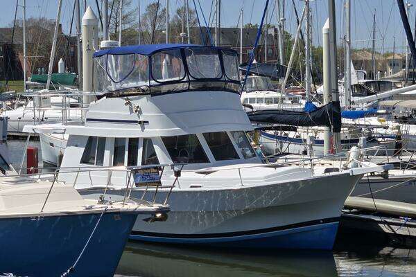 Photo of the 2001 Mainship 390 "Moon Dance"