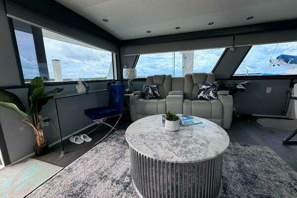 Hatteras 63 Yacht For Sale