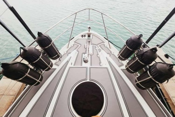 44ft Regal Yacht For Sale