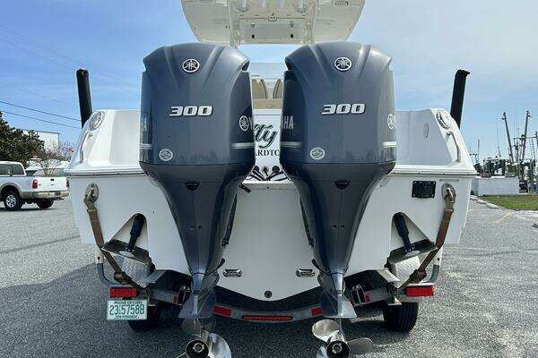 2015 Sea Hunt 30