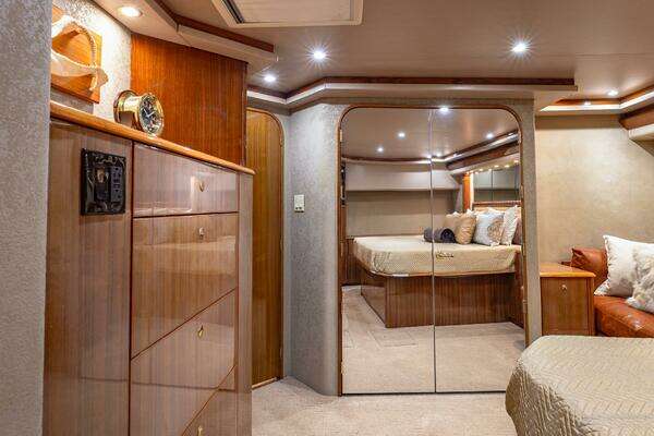 2004 Viking Boats 74