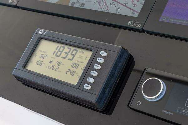 2004 Viking Boats 74