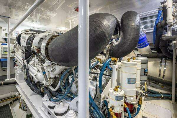 2004 Viking Boats 74