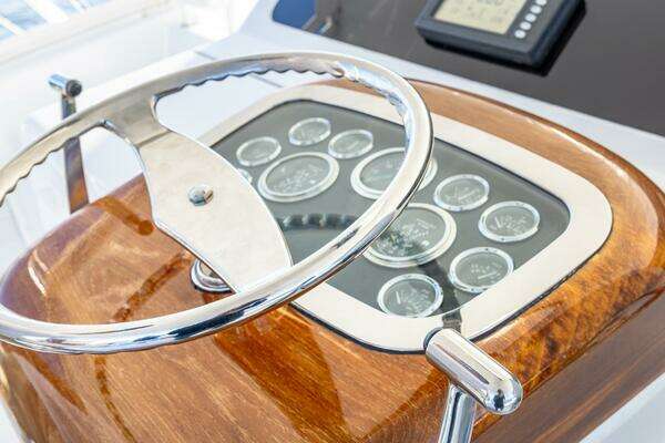 2004 Viking Boats 74