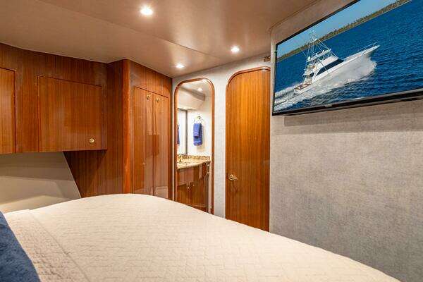 2004 Viking Boats 74