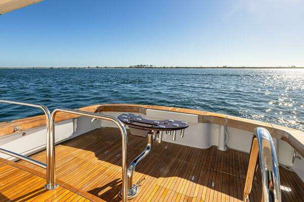 2004 Viking Boats 74