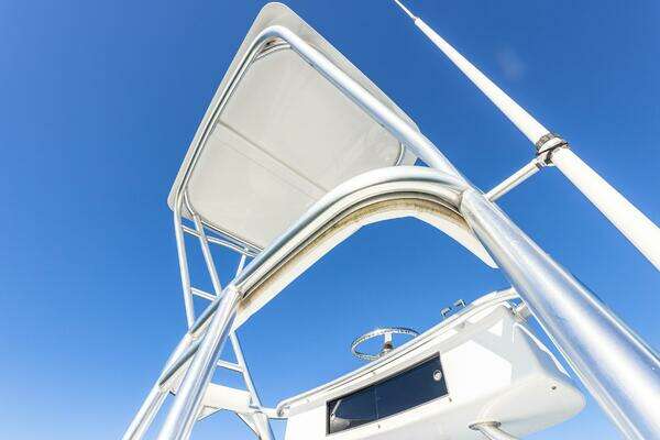 2004 Viking Boats 74