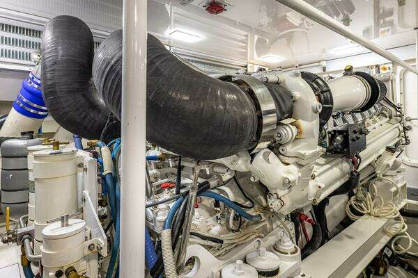 2004 Viking Boats 74