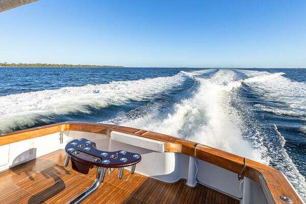 2004 Viking Boats 74