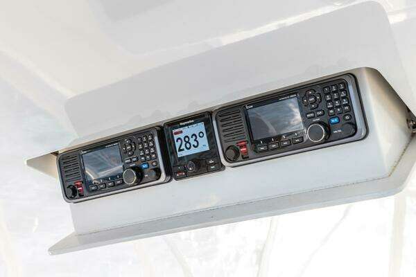 2004 Viking Boats 74