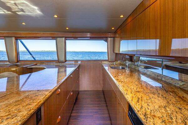 2004 Viking Boats 74