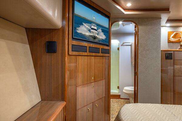 2004 Viking Boats 74