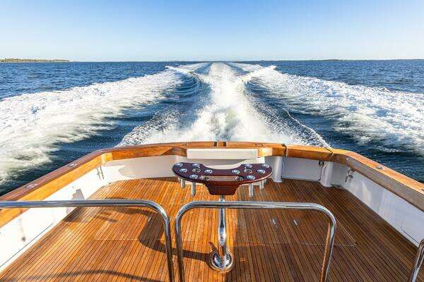 2004 Viking Boats 74