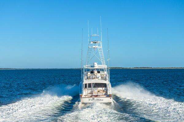 2004 Viking Boats 74