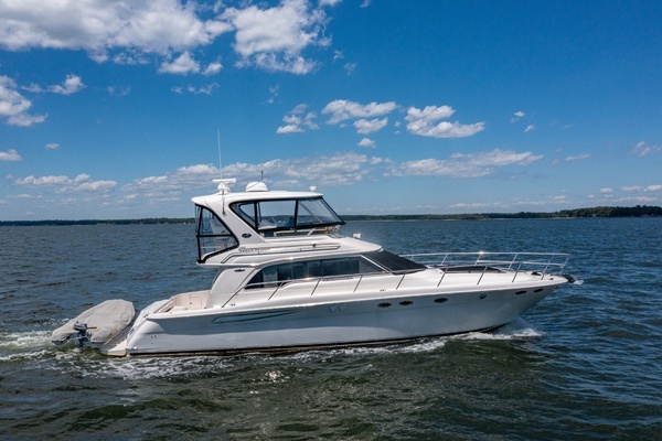 Photo of the 2004 Sea Ray 480 Sedan Bridge "RRuff In It"